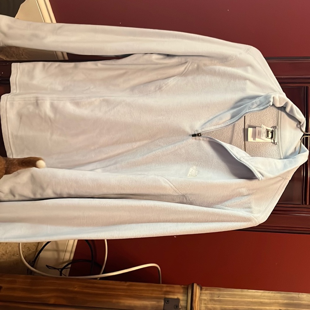 Pull over top Northface sweater